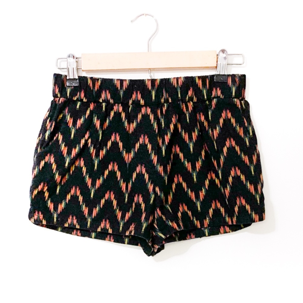 ✨HP✨ Chevron Stripe Elastic Shorts XS